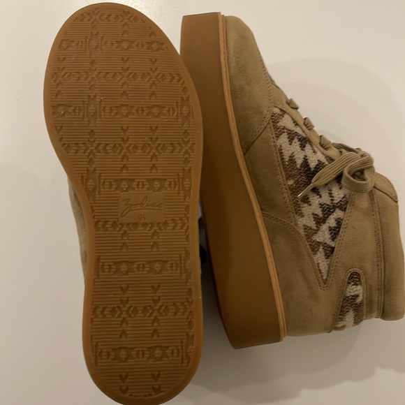 Zodiac Aztec Pattern tan ankle boot size 9.5 - Picture 8 of 10